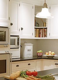 More photos of this kitchen can be seen in our portfolio